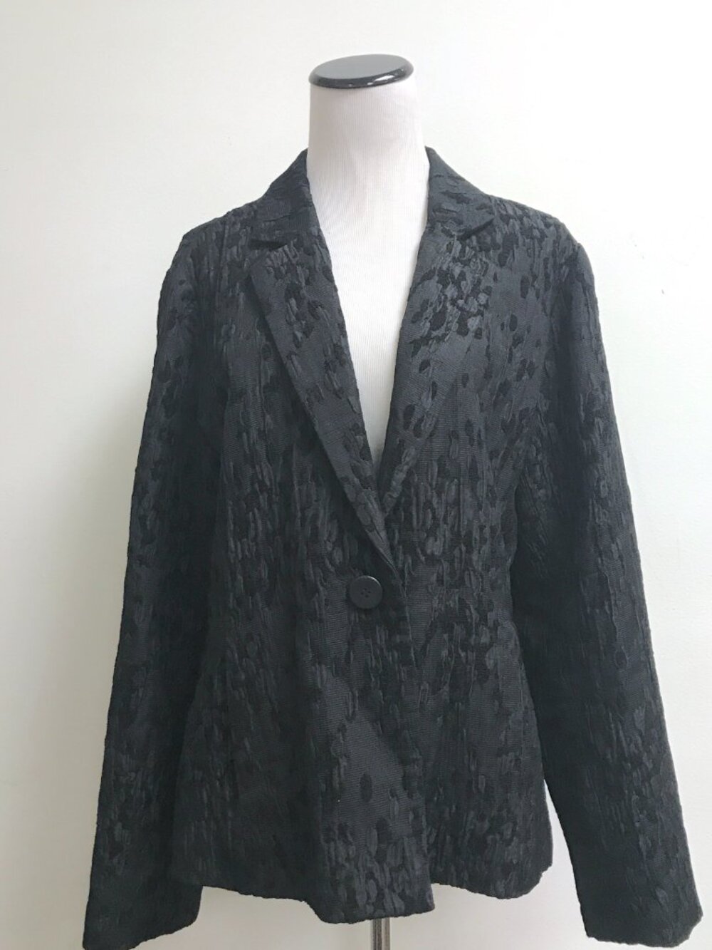 Eileen Fisher black silk brocade jacket blazer pockets L